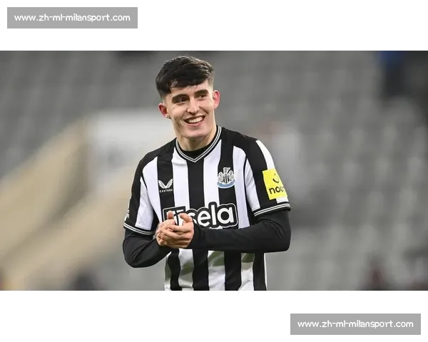 费内巴切锁定沃克！曼城放行 + 高薪诱惑，英格兰老将迎职业生涯十字路口