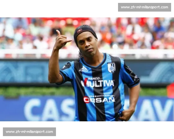 小罗携大罗、维尼修斯亮相 Nike 活动:传奇与新星跨代际传递足球正能量